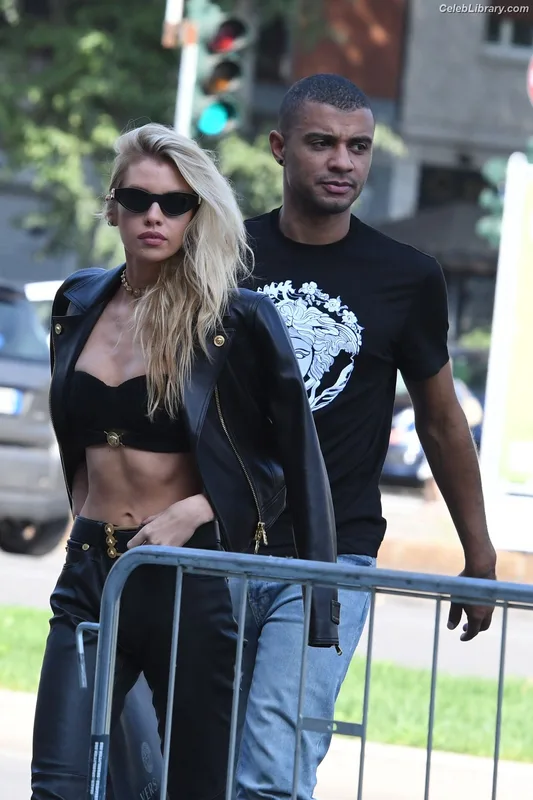 Stella Maxwell photo 19 of 1066