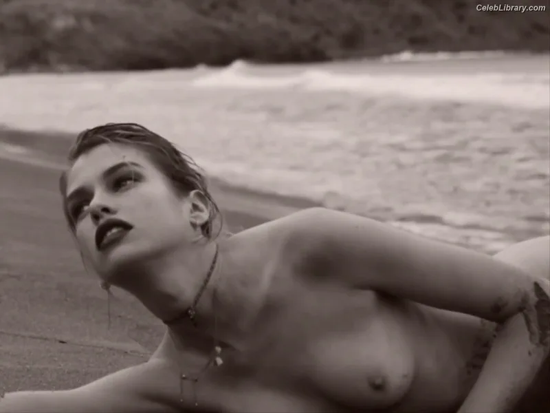 Stella Maxwell photo 12 of 1066