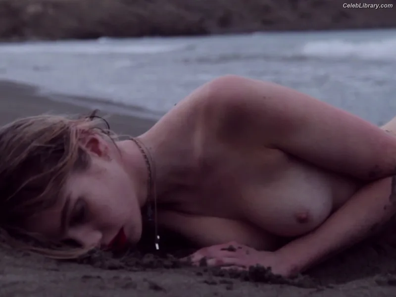 Stella Maxwell photo 20 of 1066