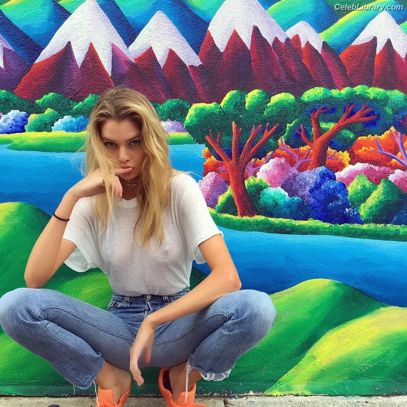 Stella Maxwell photo 21 of 1066
