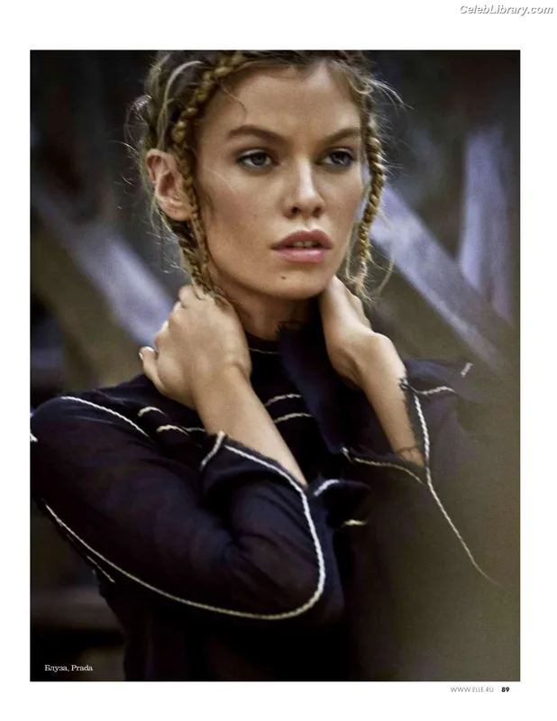 Stella Maxwell photo 7 of 1066