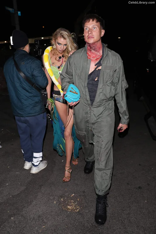 Stella Maxwell photo 18 of 1066