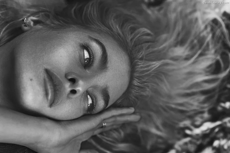 Stella Maxwell photo 17 of 1066