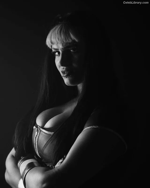 Steph De Lander photo 23 of 724