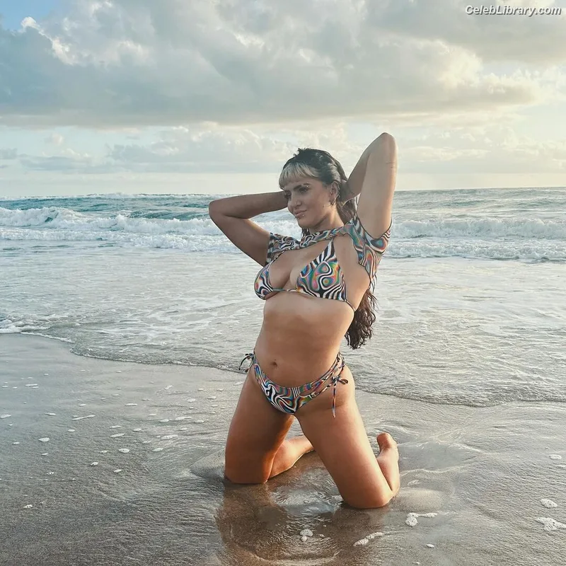 Steph De Lander photo 14 of 724