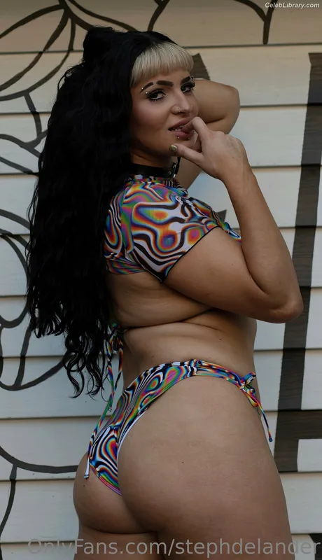 Steph De Lander photo 7 of 724