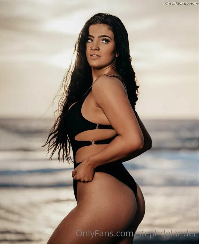 Steph De Lander photo 7 of 724