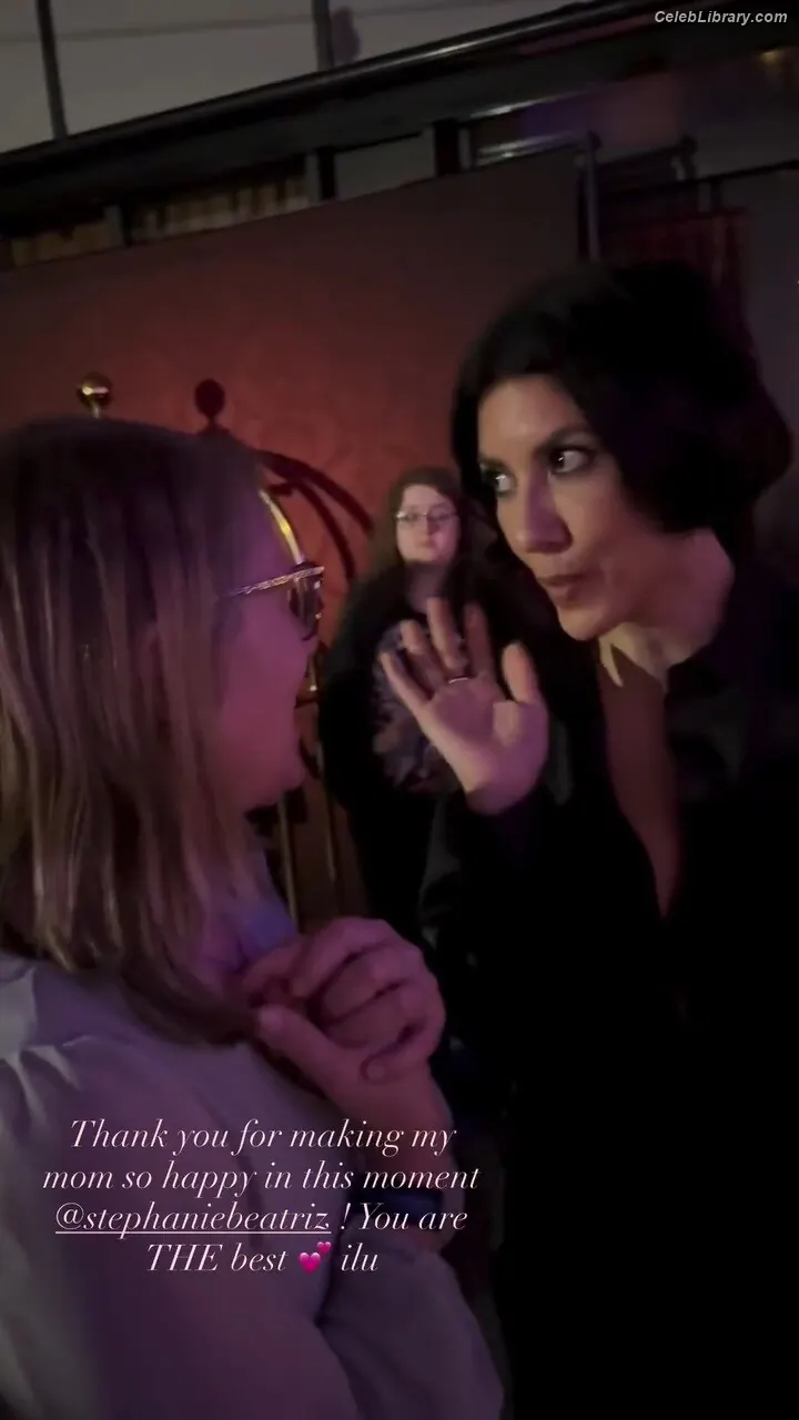 Stephanie Beatriz photo 4 of 309