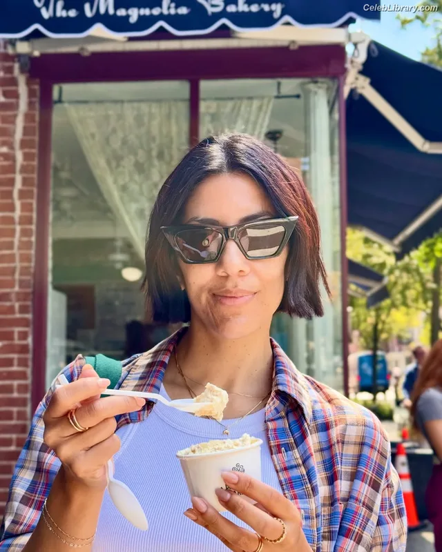 Stephanie Beatriz photo 15 of 309