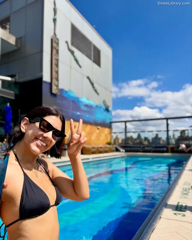 Stephanie Beatriz photo 18 of 309