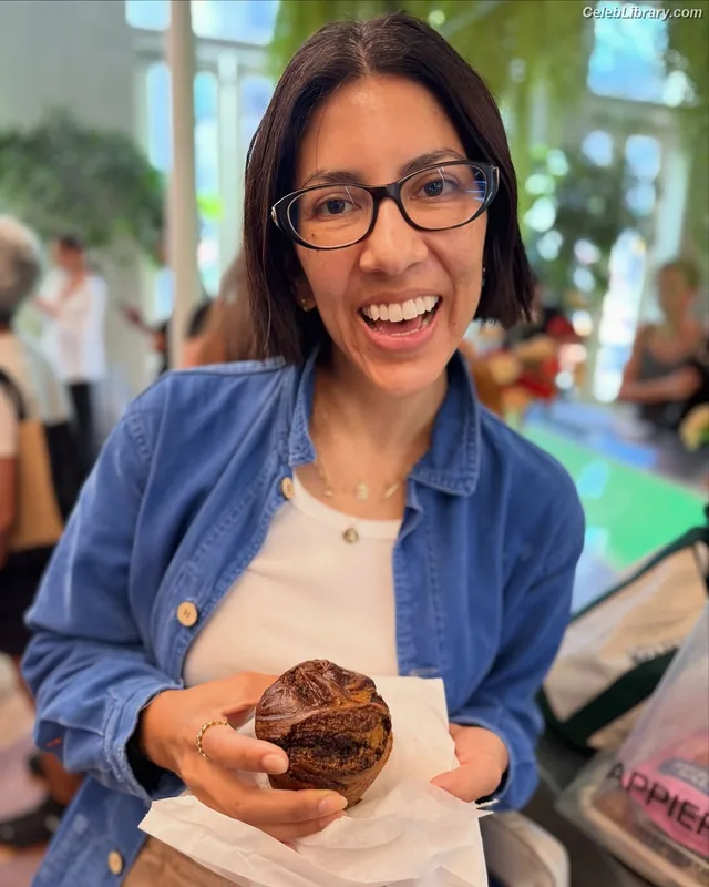 Stephanie Beatriz photo 19 of 309