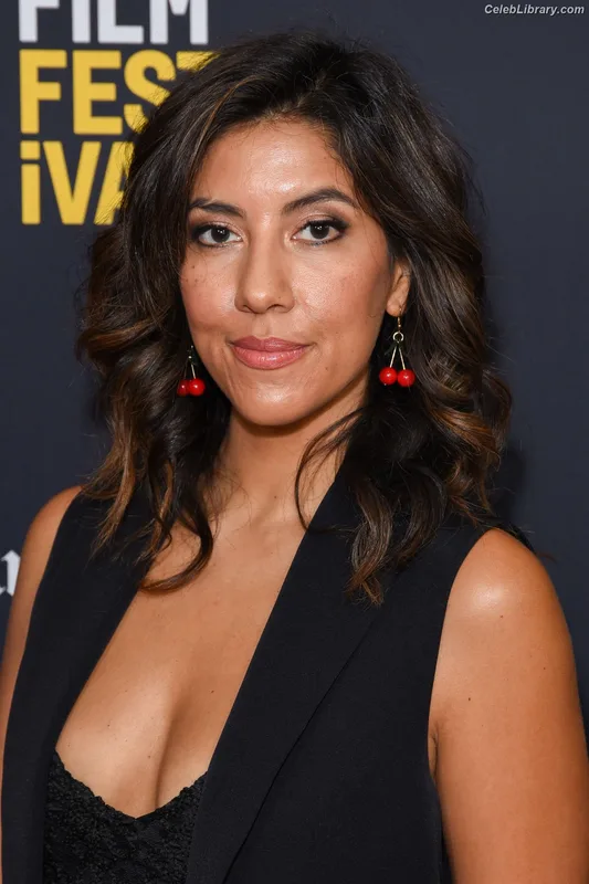 Stephanie Beatriz photo 8 of 309