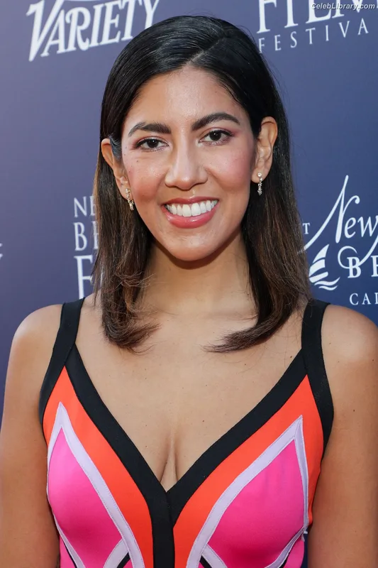 Stephanie Beatriz photo 8 of 309