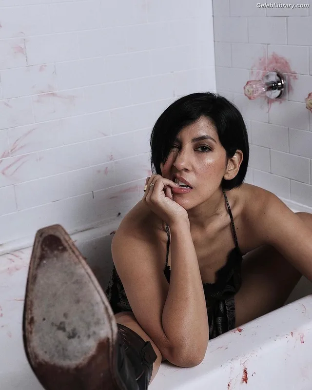 Stephanie Beatriz photo 22 of 309
