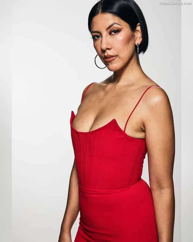 Stephanie Beatriz photo 4 of 309