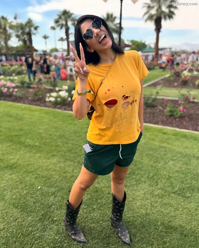 Stephanie Beatriz photo 6 of 309
