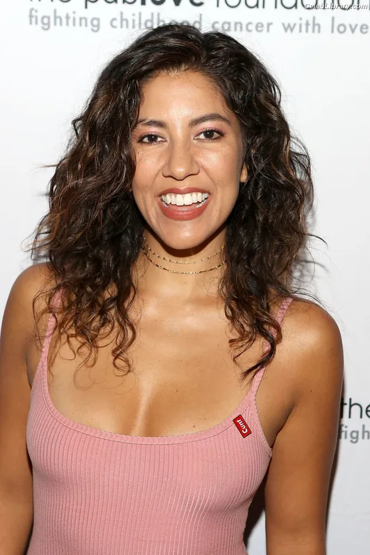 Stephanie Beatriz photo 18 of 309