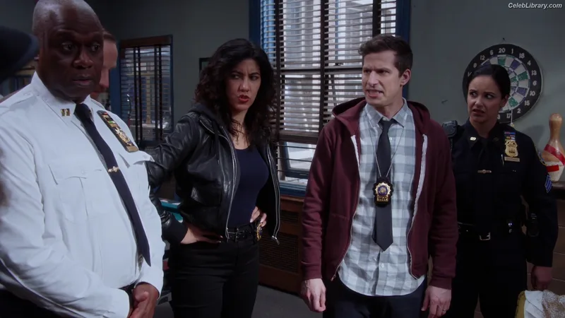 Stephanie Beatriz photo 19 of 309