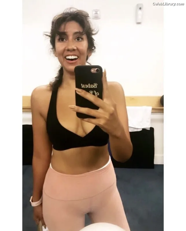Stephanie Beatriz photo 5 of 309