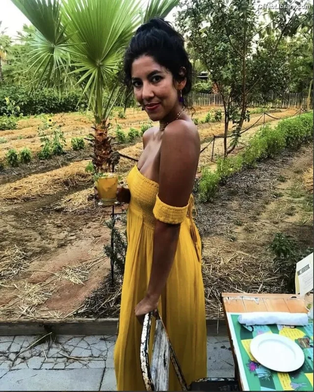 Stephanie Beatriz photo 17 of 309