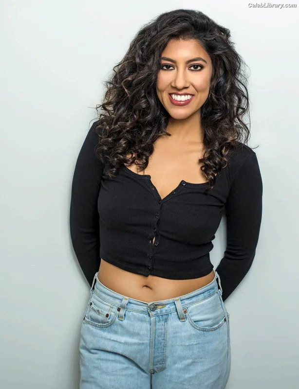 Stephanie Beatriz photo 4 of 309
