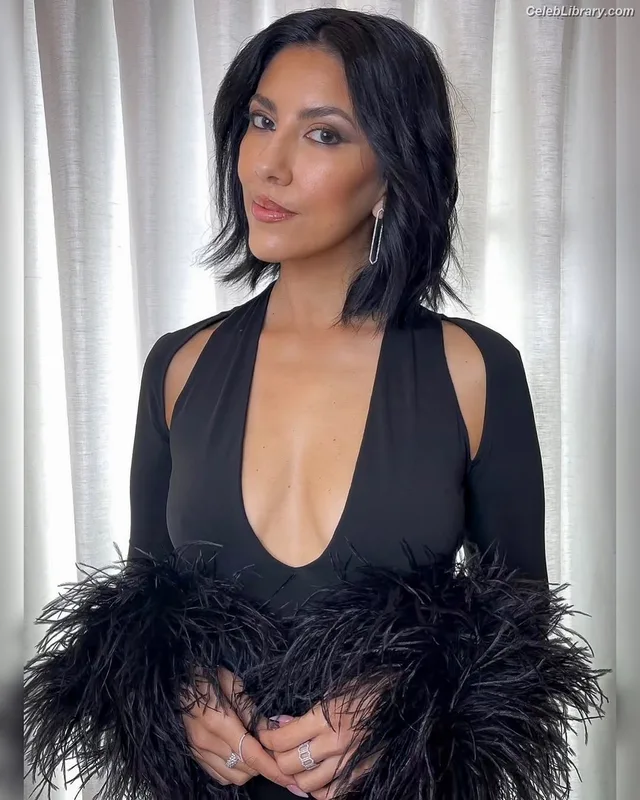 Stephanie Beatriz photo 15 of 309