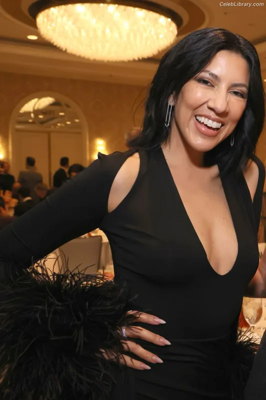 Stephanie Beatriz photo 19 of 309