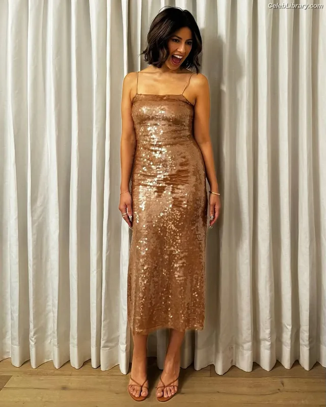 Stephanie Beatriz photo 2 of 309