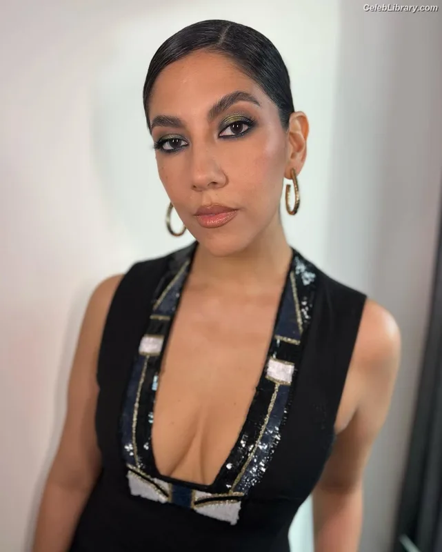 Stephanie Beatriz photo 7 of 309