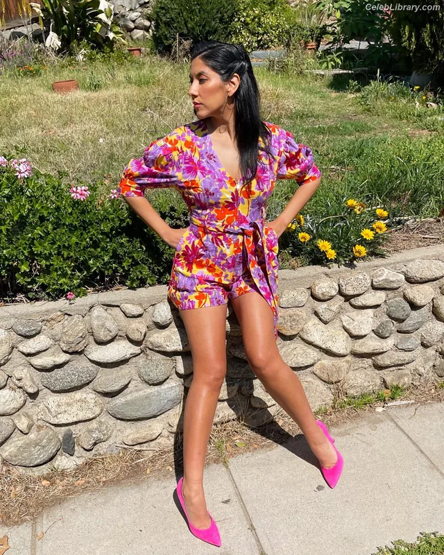 Stephanie Beatriz photo 12 of 309