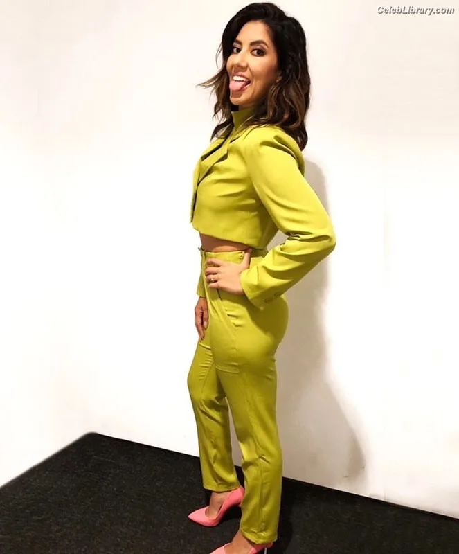 Stephanie Beatriz photo 6 of 309