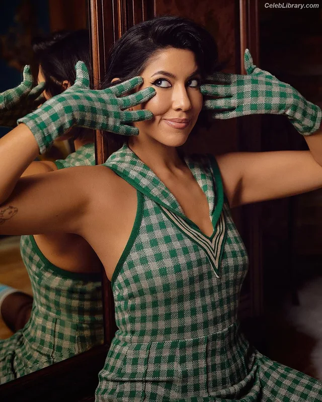 Stephanie Beatriz photo 24 of 309
