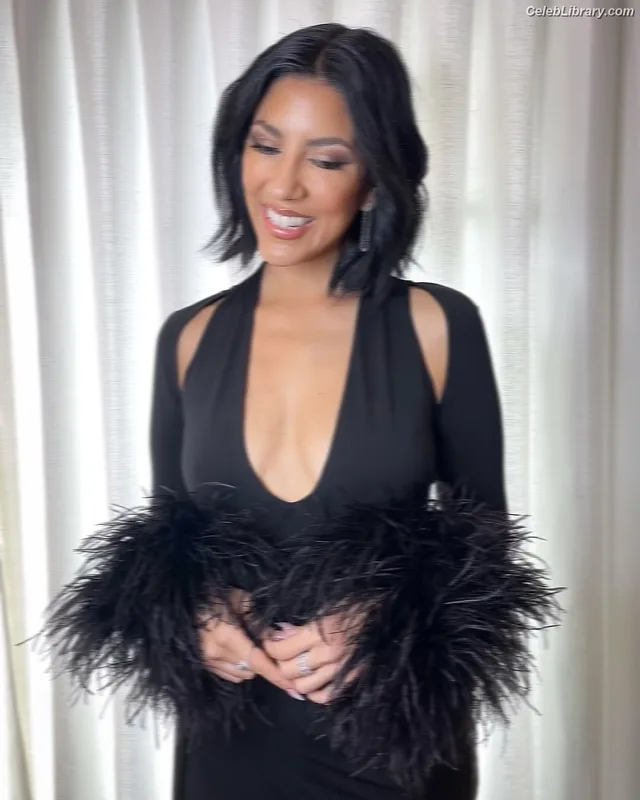 Stephanie Beatriz photo 1 of 309