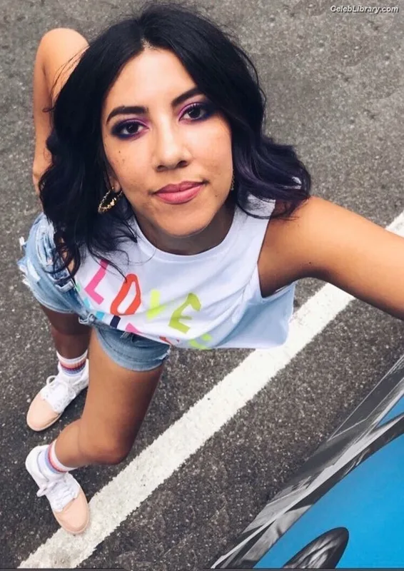 Stephanie Beatriz photo 3 of 309