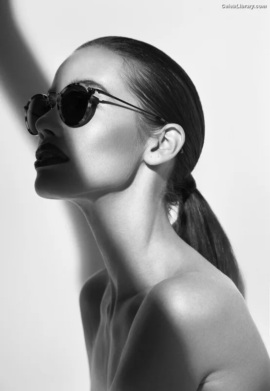 Stephanie Corneliussen photo 23 of 62