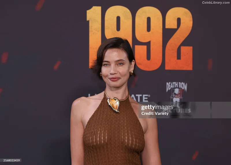 Stephanie Corneliussen photo 16 of 62