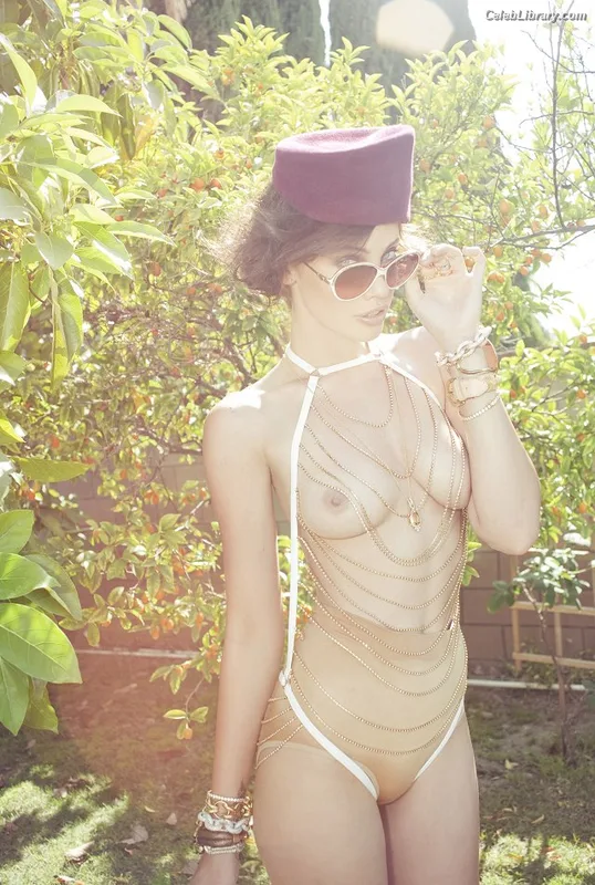 Stephanie Corneliussen photo 6 of 62