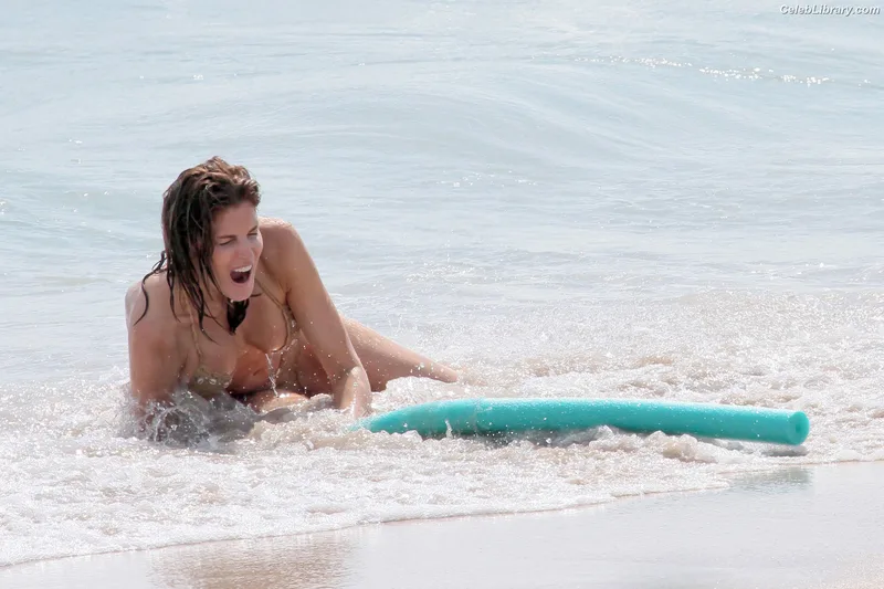 Stephanie Seymour photo 19 of 93