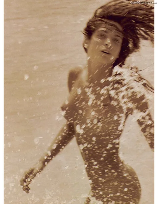 Stephanie Seymour photo 10 of 93