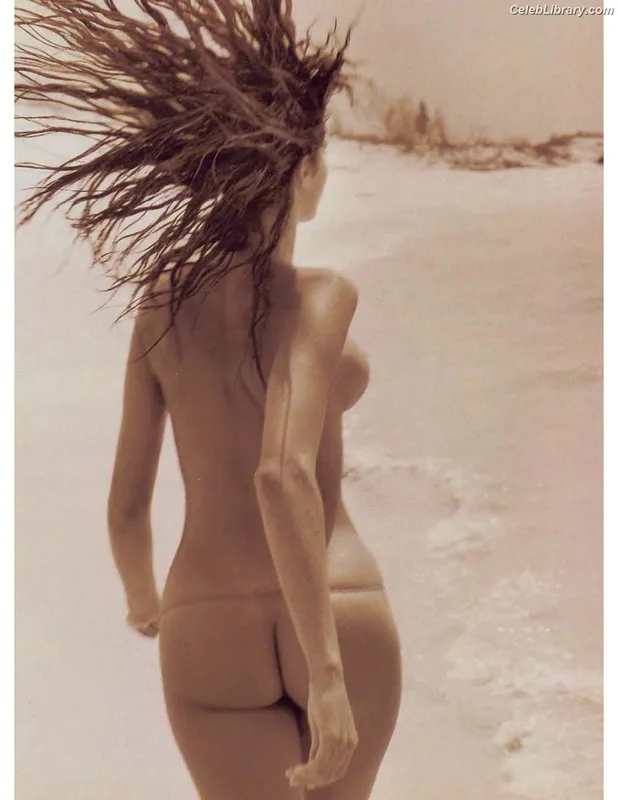 Stephanie Seymour photo 17 of 93