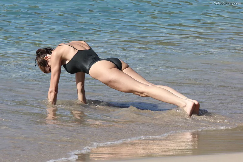 Stephanie Seymour photo 9 of 93