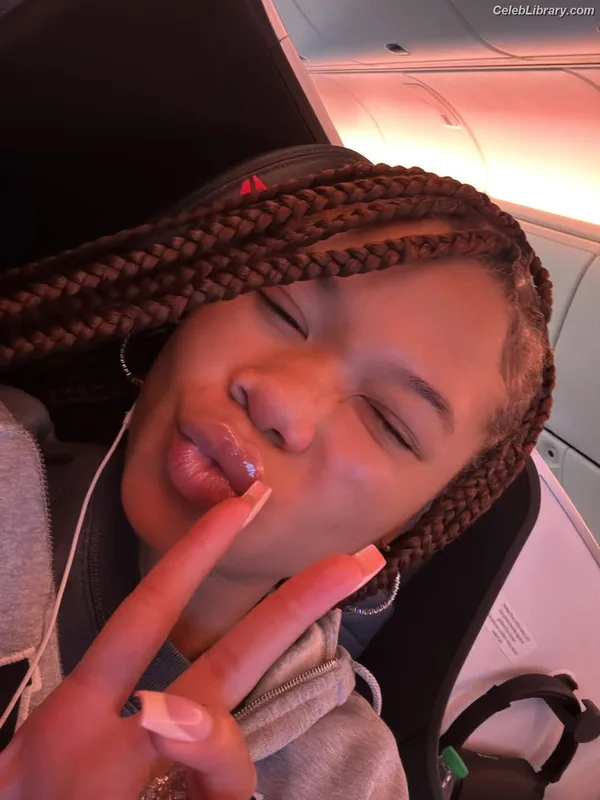 Storm Reid photo 9 of 884