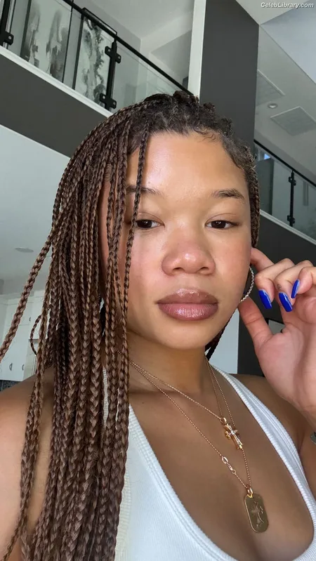 Storm Reid photo 13 of 884