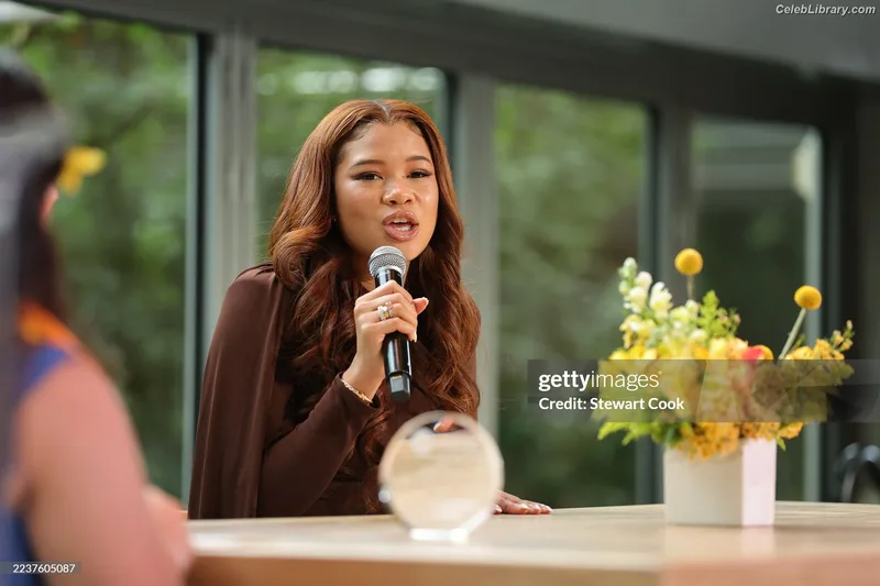 Storm Reid photo 9 of 884