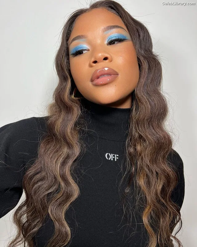 Storm Reid photo 16 of 884