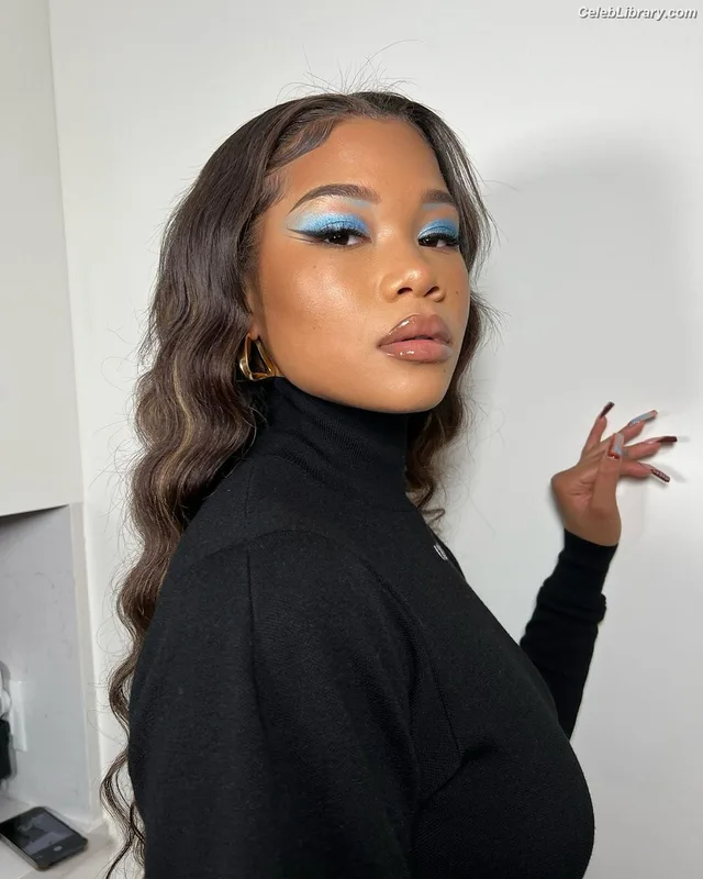Storm Reid photo 18 of 884