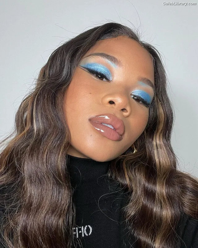 Storm Reid photo 19 of 884