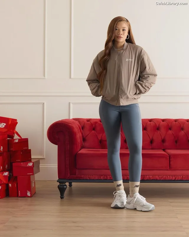 Storm Reid photo 18 of 884