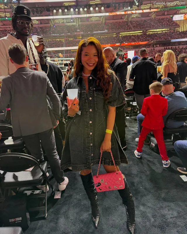 Storm Reid photo 1 of 884