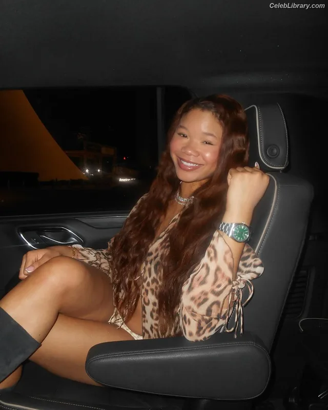 Storm Reid photo 2 of 884